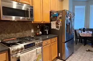 75 W Prairie Dawn Cir, The Woodlands, TX 77385 - Photo 5