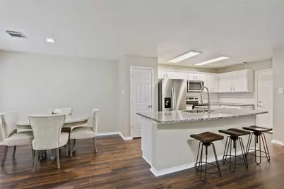 134 S Walden Elms Circle, The Woodlands, TX 77382 - Photo 9