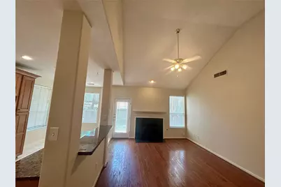 14 N Winterport Circle, The Woodlands, TX 77382 - Photo 9