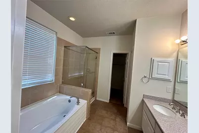 14 N Winterport Circle, The Woodlands, TX 77382 - Photo 17