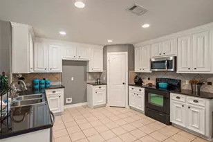 13322 Enchanted Way Dr, Montgomery, TX 77356 - Photo 17