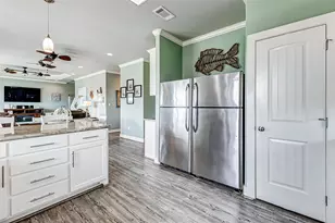 950 Seadrift Dr, Crystal Beach, TX 77650 - Photo 3
