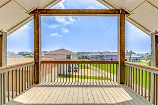 950 Seadrift Dr, Crystal Beach, TX 77650 - Photo 25