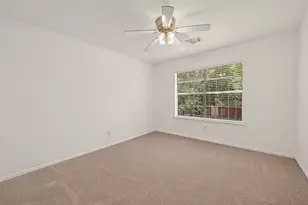 2431 Parkwood Ln, Sugar Land, TX 77479 - Photo 15