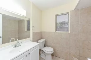18610 Anne Dr, Webster, TX 77058 - Photo 31