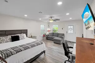 1255 E Pineshadows Dr, Sour Lake, TX 77659 - Photo 5