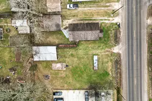 306 S Winfree St, Dayton, TX 77535 - Photo 5