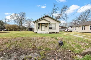 306 S Winfree St, Dayton, TX 77535 - Photo 1