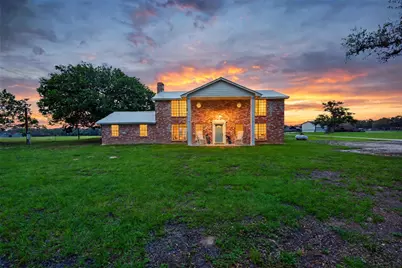 6072 County Road 122, Hallettsville, TX 77964 - Photo 1
