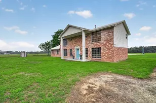 6072 Co Rd 122, Hallettsville, TX 77964 - Photo 3