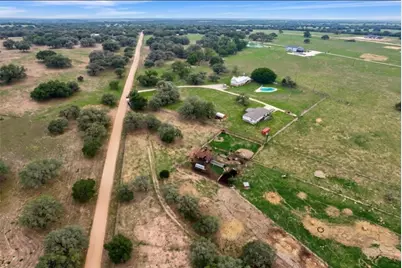 6072 County Road 122, Hallettsville, TX 77964 - Photo 45