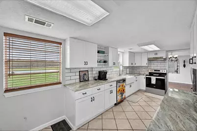 6072 County Road 122, Hallettsville, TX 77964 - Photo 9