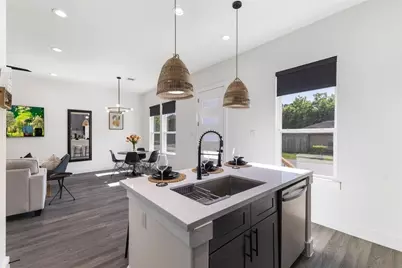 4802 Angleton Street #A, Houston, TX 77033 - Photo 7