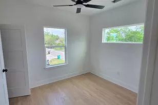 4562 Teton St, Houston, TX 77051 - Photo 9