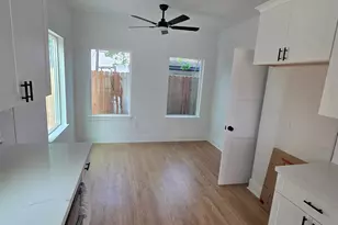 4562 Teton St, Houston, TX 77051 - Photo 7