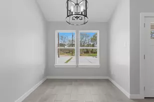 308 S 11th St, Conroe, TX 77301 - Photo 11