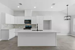 308 S 11th St, Conroe, TX 77301 - Photo 9