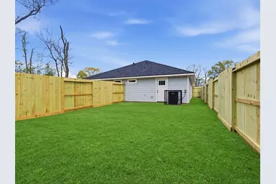 308 S 11th St, Conroe, TX 77301 - Photo 23