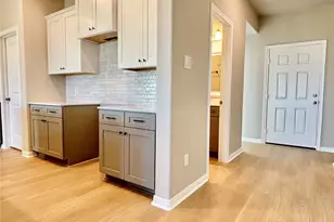 607 W Bayshore Dr, Palacios, TX 77465 - Photo 19