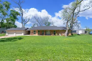 400 Pecan Estates Rd, Angleton, TX 77515 - Photo 9