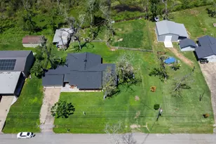 400 Pecan Estates Rd, Angleton, TX 77515 - Photo 13