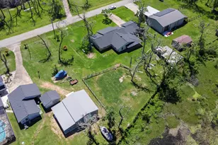 400 Pecan Estates Rd, Angleton, TX 77515 - Photo 25