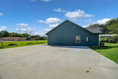 1318 Stowell Street, Anahuac, TX 77514 - Photo 9