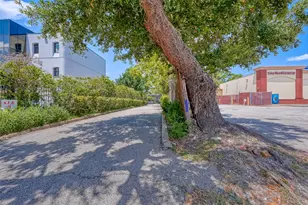 8211 Katy Fwy, Houston, TX 77024 - Photo 35