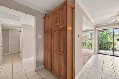 8211 Katy Freeway #19, Houston, TX 77024 - Photo 15