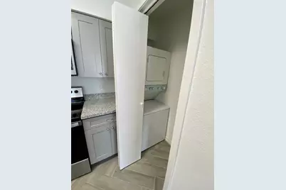3900 Woodchase Drive #111, Houston, TX 77042 - Photo 9