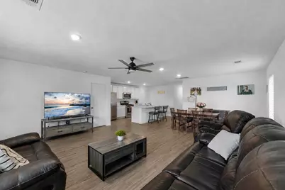 9911 Stoney Spring Lane, Baytown, TX 77521 - Photo 7