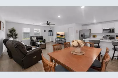 9911 Stoney Spring Lane, Baytown, TX 77521 - Photo 9