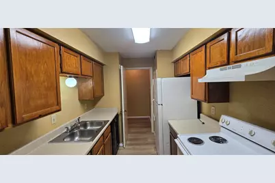 9700 Leawood Boulevard #1002, Houston, TX 77099 - Photo 11
