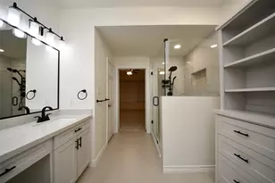 10207 Thornleaf Ln, Houston, TX 77070 - Photo 3