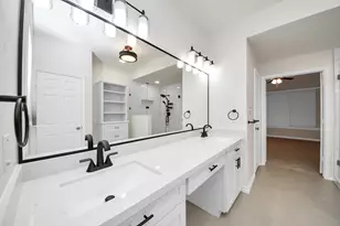 10207 Thornleaf Ln, Houston, TX 77070 - Photo 9