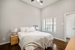 1032 W 26th St, Houston, TX 77008 - Photo 9