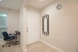 5834 Ludington Dr, Houston, TX 77035 - Photo 3