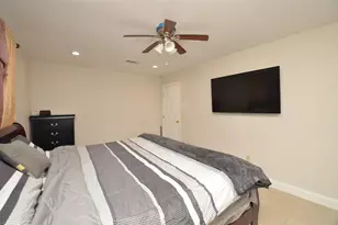 5834 Ludington Dr, Houston, TX 77035 - Photo 29