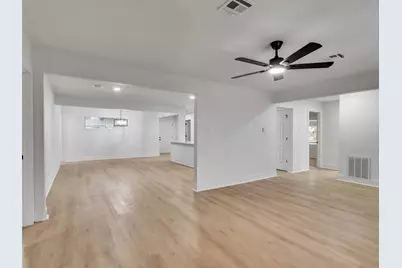 6026 Diamond Court, Texas City, TX 77591 - Photo 9
