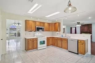 1313 Wildwood Dr, Deer Park, TX 77536 - Photo 15