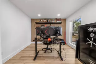 4423 Lymbar Dr, Houston, TX 77096 - Photo 21