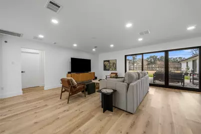 4423 Lymbar Drive, Houston, TX 77096 - Photo 9