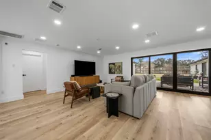 4423 Lymbar Dr, Houston, TX 77096 - Photo 9