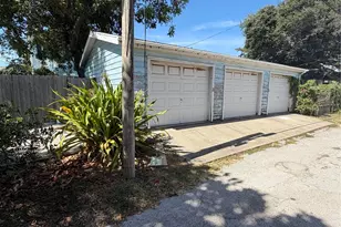 2725 Ave P 1/2, Galveston, TX 77550 - Photo 5