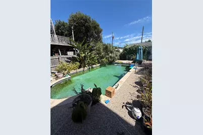 2725 Avenue P 1/2, Galveston, TX 77550 - Photo 3