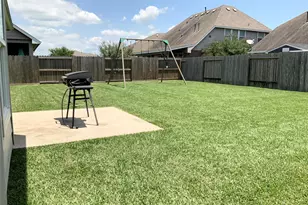 8322 Quiet Bay Dr, Baytown, TX 77523 - Photo 9