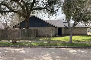 2903 Silent Dr, Sugar Land, TX 77498 - Photo 5