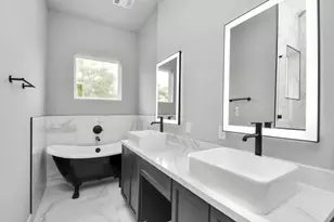1320 Eberhard St, Houston, TX 77019 - Photo 31