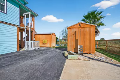 1127 County Road 299, Sargent, TX 77414 - Photo 9