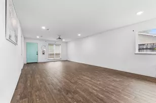 8515 Twisting Vine Ln, Houston, TX 77040 - Photo 5